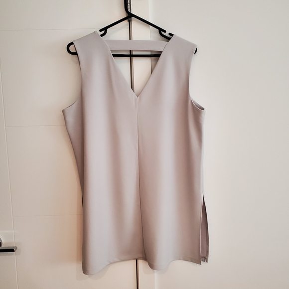 Light Grey Tunic w/ Side Slits - New - Picture 6 of 6